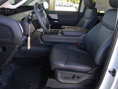 New 2025 Ford Expedition Max Active image 14