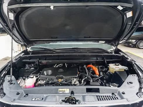 Certified 2021 Toyota Highlander XLE image 29