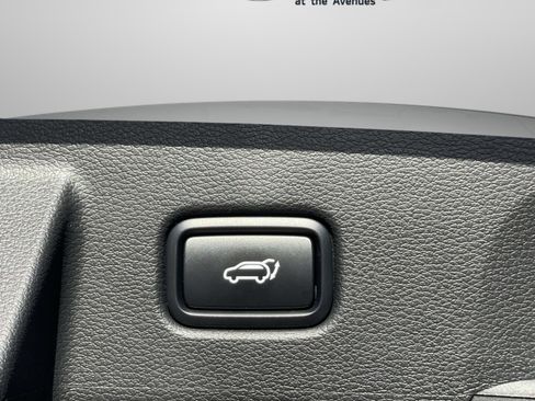 Certified 2022 Kia Telluride SX w/ SX Prestige Package image 9