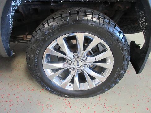 Used 2017 Ford F150 Lariat image 25