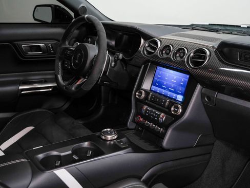 Used 2020 Ford Mustang Shelby GT500 w/ Carbon Fiber Track Pack image 33