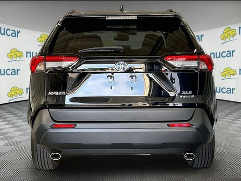 Certified 2022 Toyota RAV4 XLE w/ Convenience Package AWD/4WD image 5
