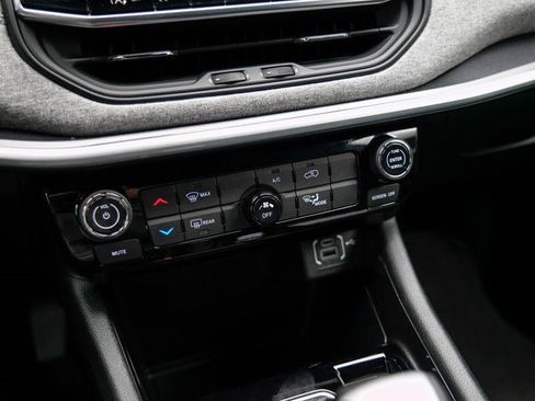 Used 2024 Jeep Compass Sport image 21