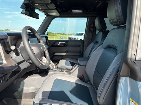Used 2023 Ford Bronco Outer Banks AWD/4WD image 12