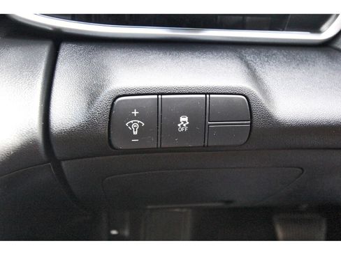Used 2025 Hyundai Elantra Limited FWD image 22