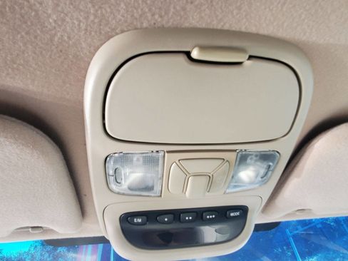 Used 2004 Toyota Sienna LE image 18