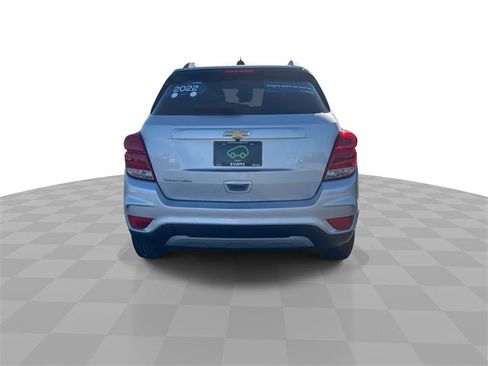 Used 2022 Chevrolet Trax LT w/ LT Convenience Package image 7