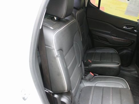 Used 2021 GMC Acadia Denali w/ GMC Pro Grade Package image 9