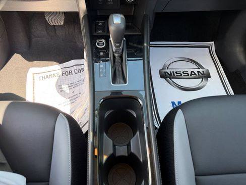 Used 2023 Nissan Kicks SR w/ SR Premium Package FWD image 15