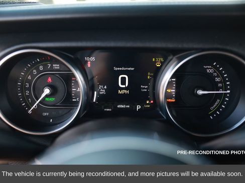 Used 2022 Jeep Wrangler Unlimited Sahara w/ Safety Group image 16