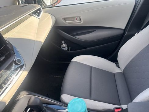 Used 2023 Toyota Corolla LE image 2