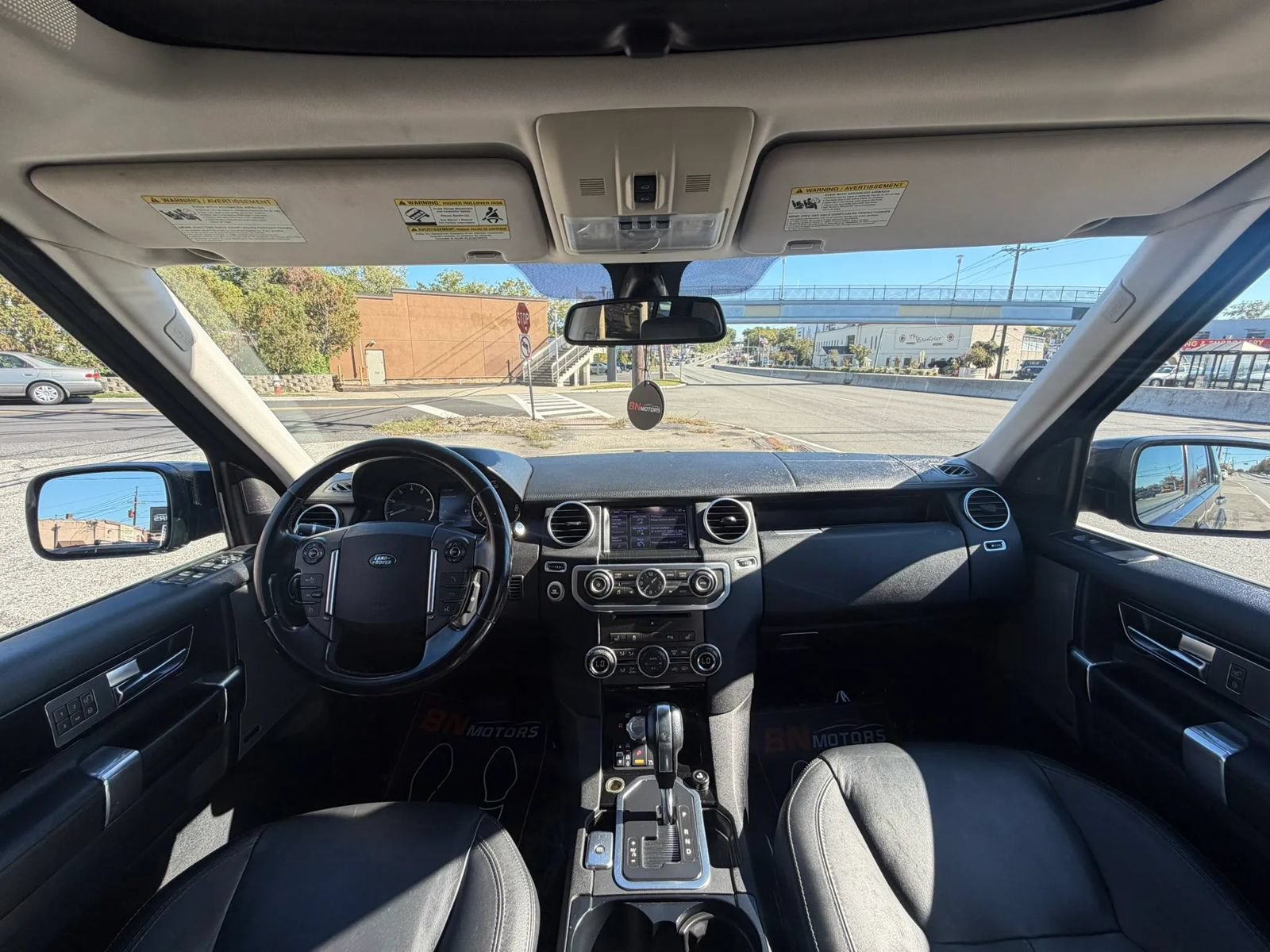 Used 2012 Land Rover LR4 HSE LUX w/ Luxury Pkg AWD/4WD image 24