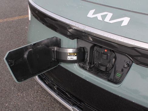 New 2026 Kia Niro Wind FWD image 3