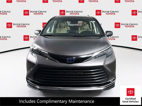 Certified 2024 Toyota Sienna XLE FWD image 2