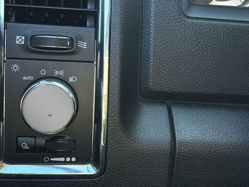 Used 2017 RAM 1500 Laramie AWD/4WD image 29