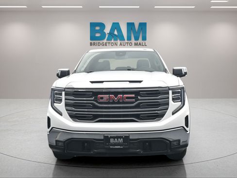 Used 2025 GMC Sierra 1500 SLT RWD image 3