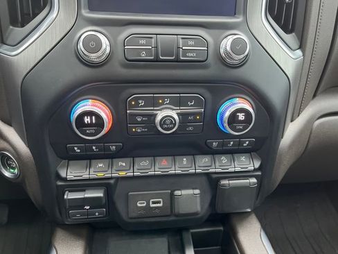 Certified 2022 GMC Sierra 1500 Denali w/ Denali Premium Package image 17