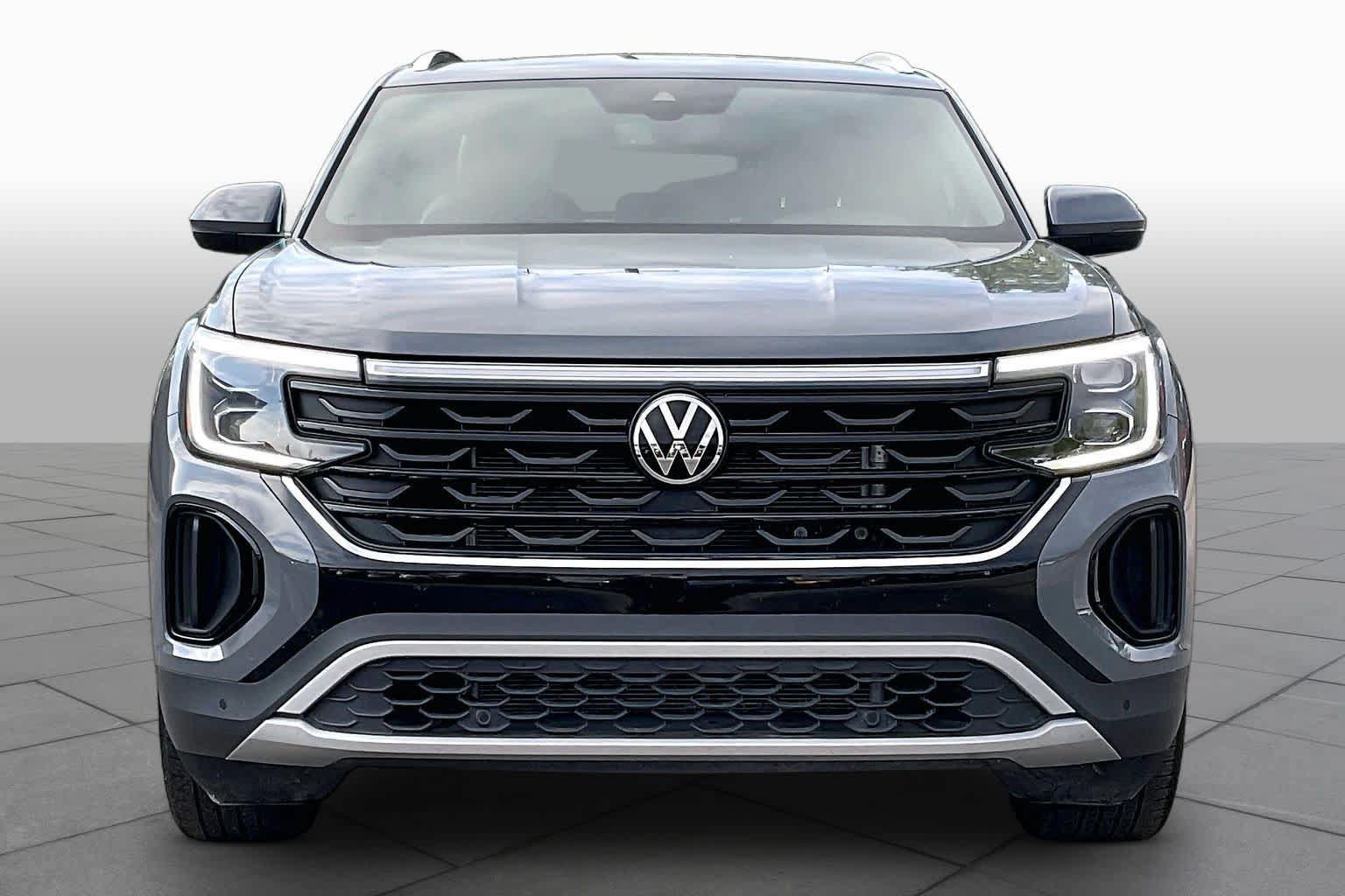 Used 2026 Volkswagen Atlas Cross Sport SE FWD image 4