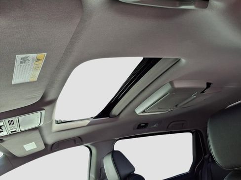 Used 2023 Honda Odyssey Touring image 32