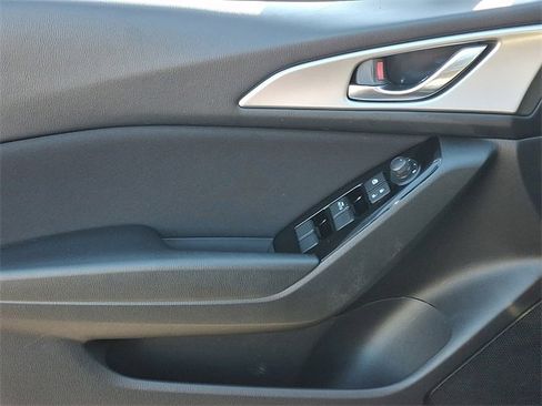 Used 2017 MAZDA MAZDA3 Sport image 12