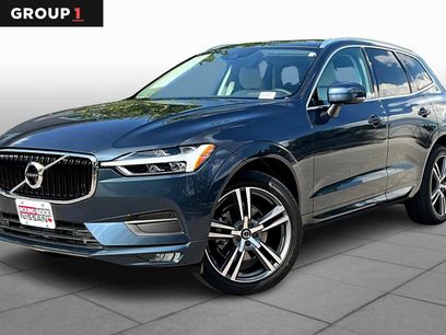 Used 2021 Volvo XC60 T5 Momentum w/ Premium Package