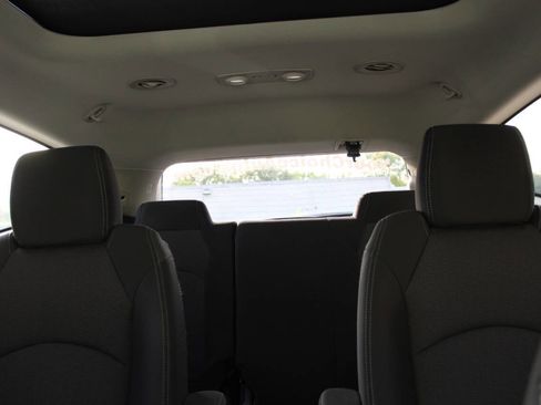 Used 2015 Chevrolet Traverse LT image 14