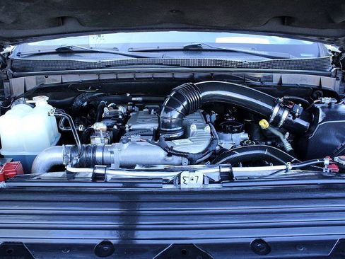 Used 2016 Nissan Titan SL image 30