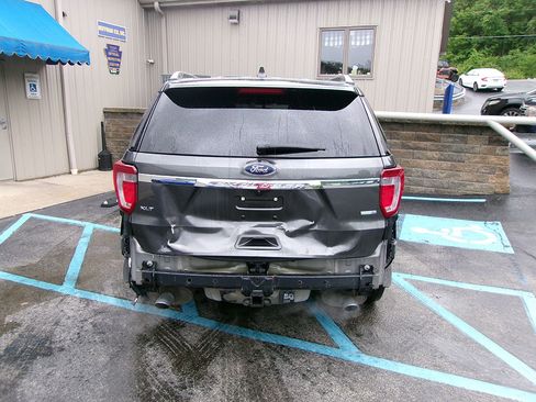 Used 2017 Ford Explorer XLT w/ Equipment Group 202A image 7