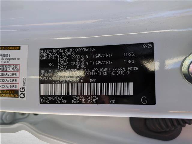 Certified 2025 Toyota 4Runner SR5 AWD/4WD image 24