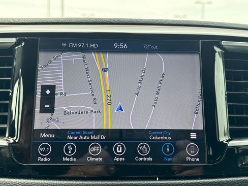 Used 2018 Chrysler Pacifica Touring-L Plus FWD image 20