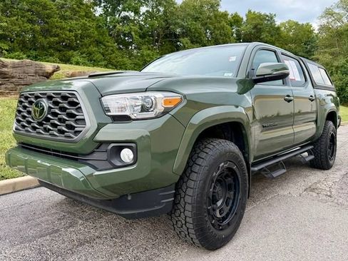 Certified 2022 Toyota Tacoma TRD Sport AWD/4WD image 3