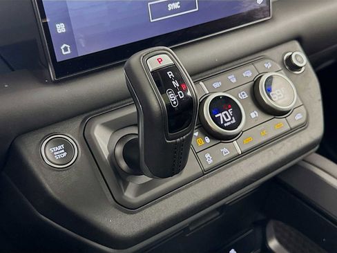 Used 2025 Land Rover Defender 110 S image 19