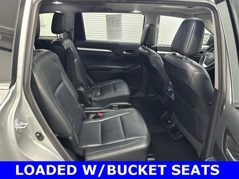 Used 2018 Toyota Highlander XLE image 16