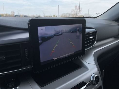 Certified 2023 Ford Explorer XLT w/ Equipment Group 202A AWD/4WD image 18