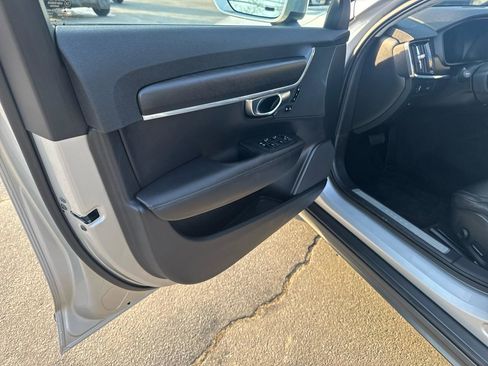 Used 2017 Volvo V90 T6 Cross Country image 19