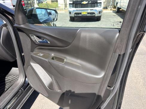 Used 2022 Chevrolet Equinox LT w/ LPO, Cargo Package FWD image 11