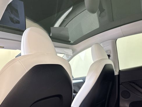 Used 2024 Tesla Model Y Long Range image 13