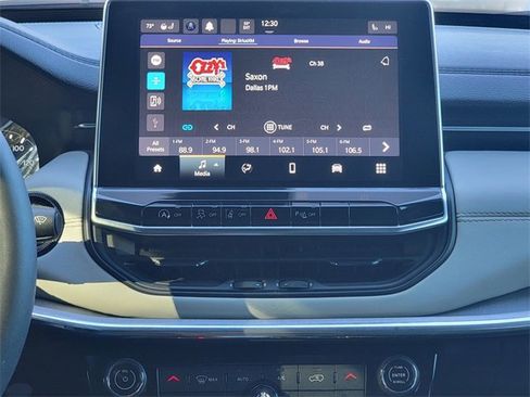 Certified 2023 Jeep Compass Limited w/ Sun and Sound Group image 27