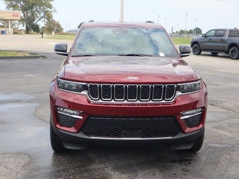 New 2025 Jeep Grand Cherokee Limited image 18
