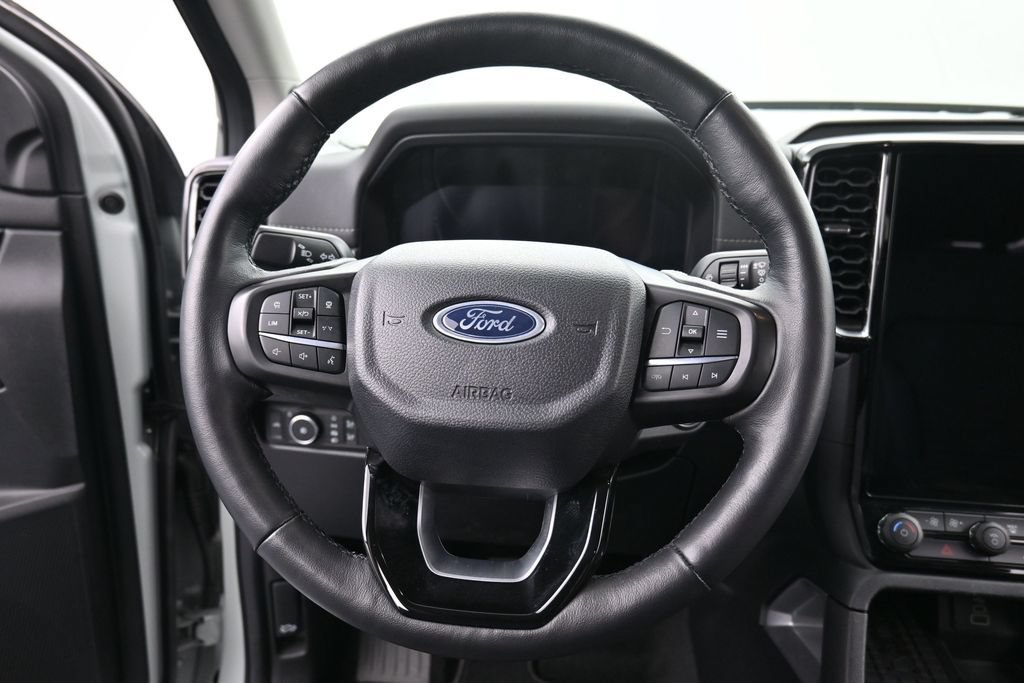 Used 2024 Ford Ranger Lariat w/ FX4 Off-Road Package AWD/4WD image 11