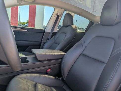 Used 2023 Tesla Model Y Performance AWD/4WD image 6