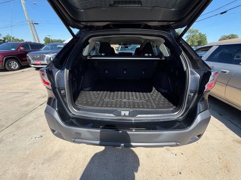 Used 2023 Subaru Outback Premium AWD/4WD image 9