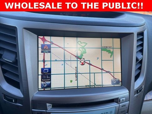 Used 2011 Subaru Outback 2.5i Limited image 18