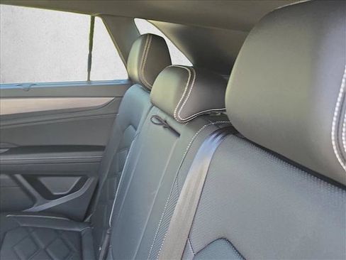 Certified 2026 Volkswagen Atlas Cross Sport SE w/ Panoramic Sunroof Package FWD image 21