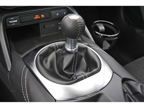 New 2025 MAZDA MX-5 Miata RF Club image 25