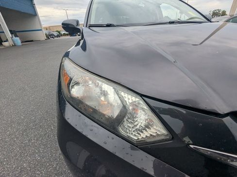 Used 2018 Honda HR-V EX image 7