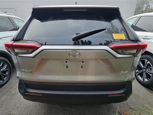 Used 2019 Toyota RAV4 XLE image 7