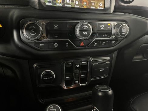 Used 2021 Jeep Wrangler Unlimited Sahara image 17