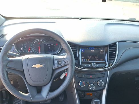 Used 2020 Chevrolet Trax LS image 2
