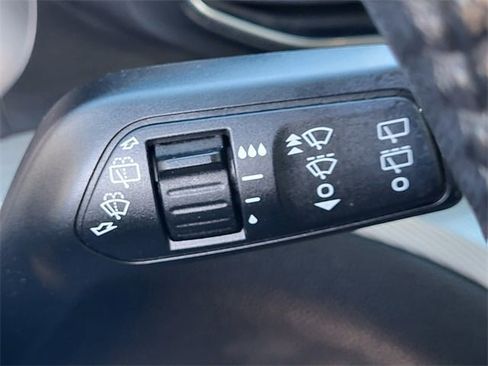 Used 2022 Ford Explorer XLT w/ Equipment Group 202A image 36